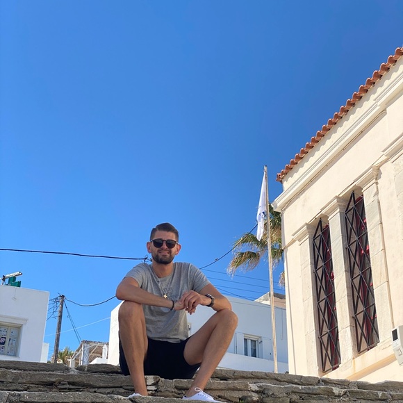 Meet your Posher, Niko - Picture 3 of 3